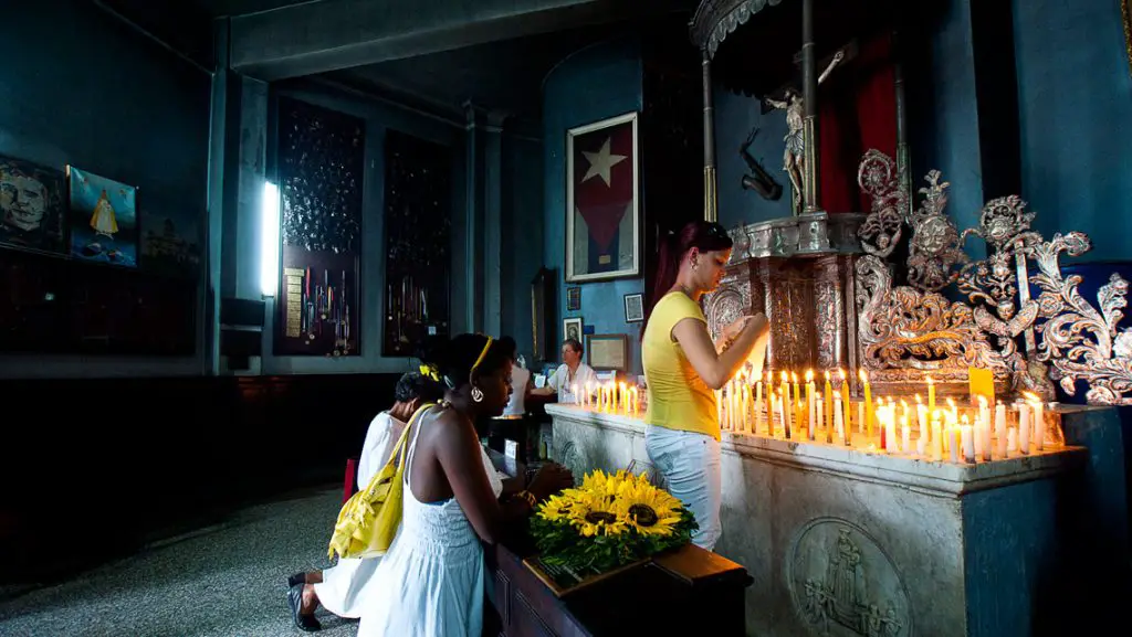 Girasoles pa’ la Virgen: las ofrendas más inusuales del Santuario del Cobre