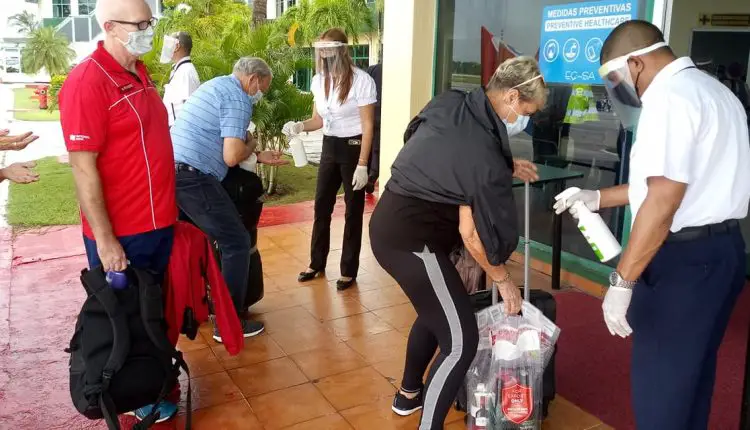 Rusos con coronavirus le joden el slogan de "turismo seguro" al Gobierno cubano