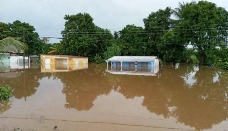 Pinar del Río bajo agua sufre de peligrosas inundaciones por las intensas lluvias de la tormenta tropical Eta