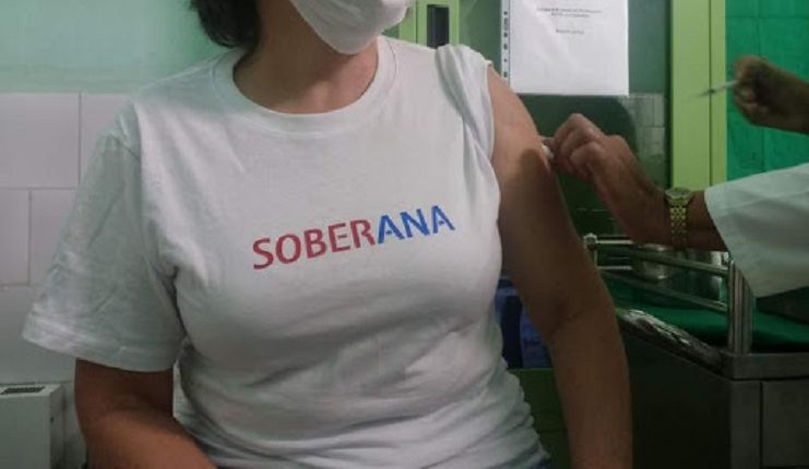Cuba asegura estar lista para producir 100 millones de dosis de su vacuna contra el coronavirus Soberana 2
