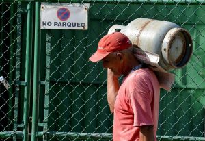 El "gas de balita" también aumenta su precio en Cuba y el Gobierno le echa la culpa al bloqueo