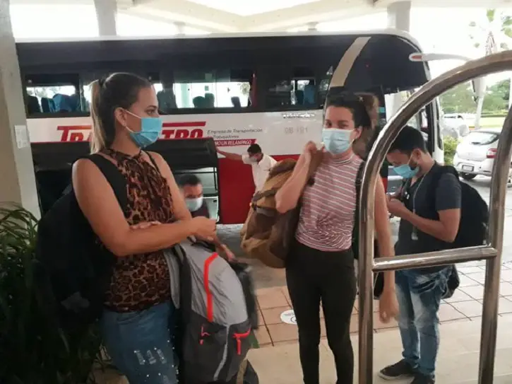 Viajeros cubanos que arriben a la Isla desde Rusia tendrán que cumplir nuevas medidas de aislamiento por más tiempo que el resto de los pasajeros