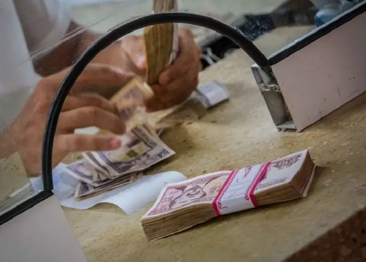 Cubanos que trabajen para empresas extranjeras en la isla no recibirán su salario en dólares sino en moneda nacional