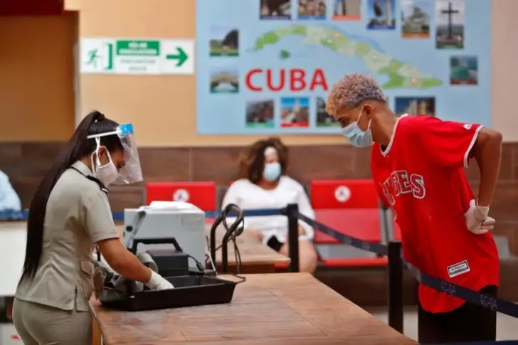 Gobierno cubano anuncia que desde el 1ro de enero se limita la entrada de viajeros procedentes de EEUU, México, Panamá, Bahamas, Haití y República Dominicana