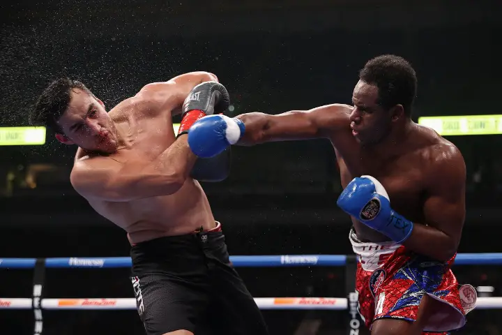 Boxeador cubano pega a su contrincante el nocaout más impresionante del año. Mira aquí las impresionantes imágenes!!!