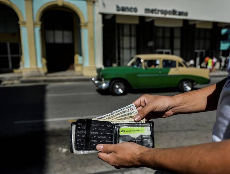 Las remesas sirvieron para los cubanos para abrir negocios, ahora para mitigar el hambre