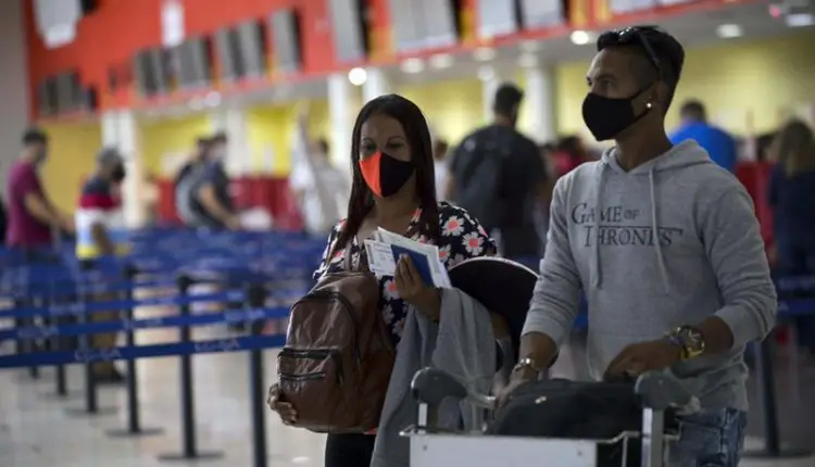 Cubanos que viajen desde Estados Unidos a Cuba tendrán que llevar a la vuelta un PCR negativo para poder regresar