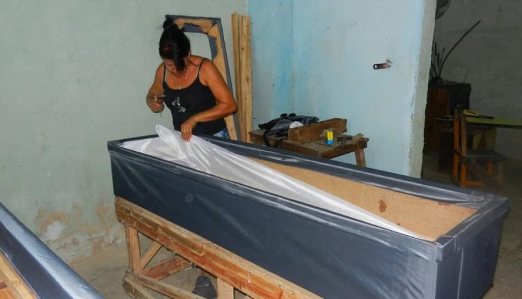 Gobierno cubano aclara que todos los servicios funerarios en el país mantendrán el mismo precio