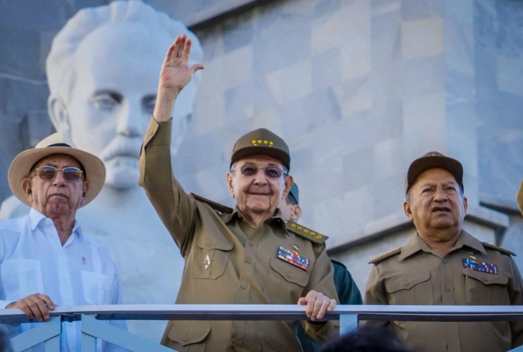 La salida de Raúl Castro del Partido Comunista supone una nueva generación en el corazón del poder en Cuba