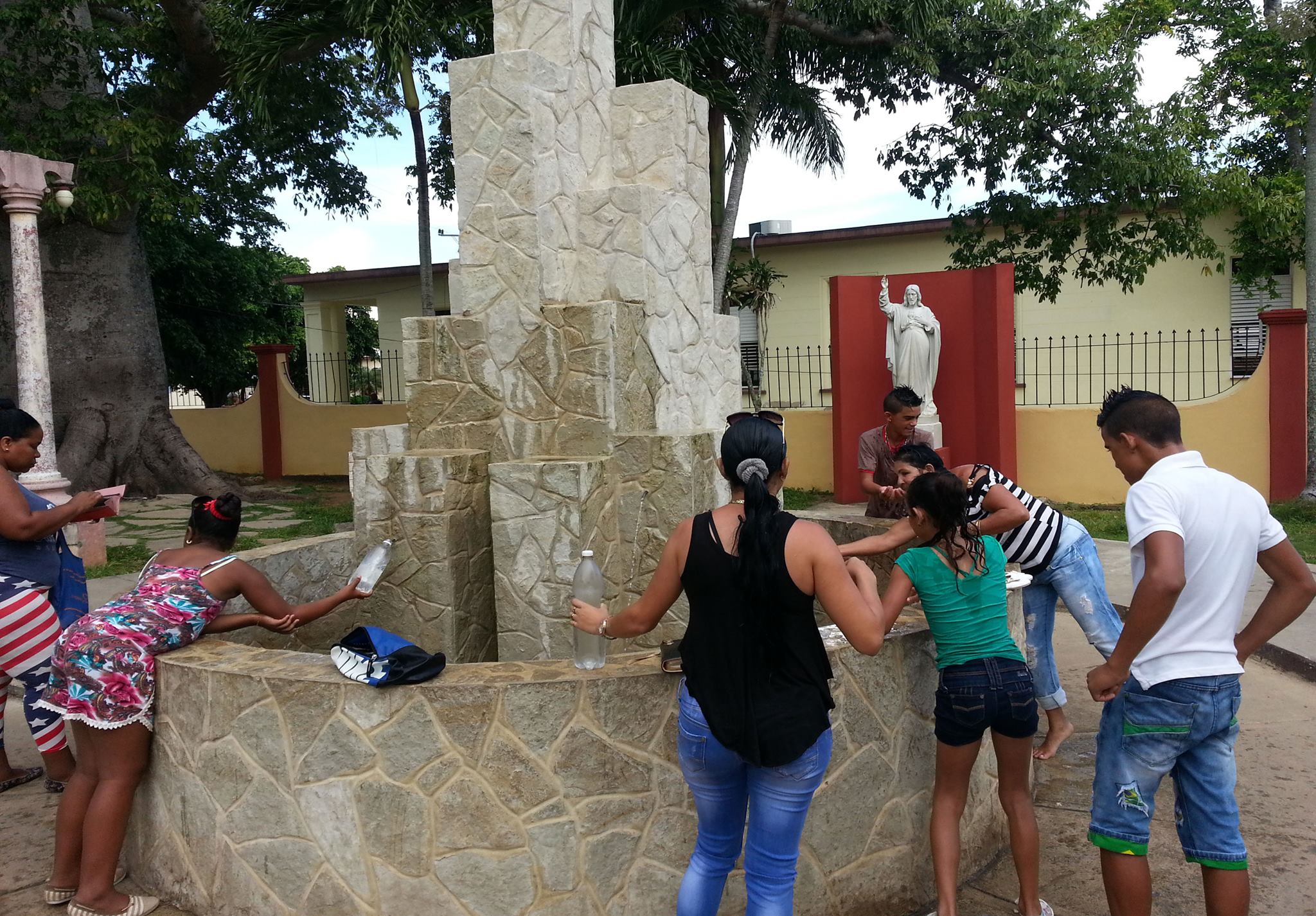 La curiosa fuente de agua milagrosa del Santuario de San Lázaro en La Habana