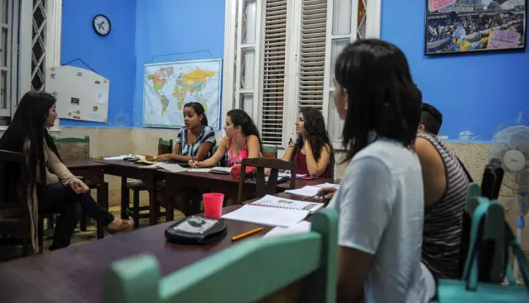 Gobierno cubano permitirá la creación de escuelas privadas, pero solo para casos muy específicos