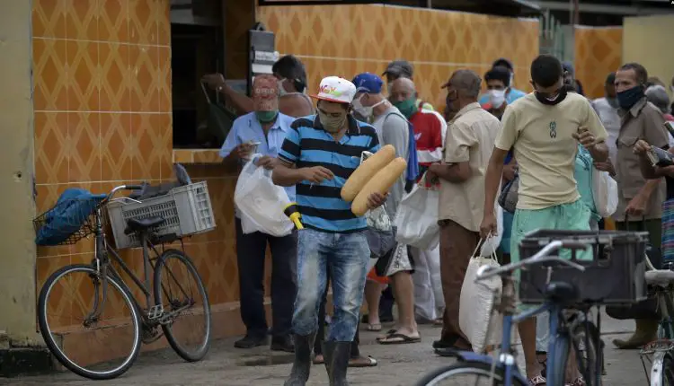 Cuba podría sufrir una inflación sin precedentes de su economía que provocaría que el salario tenga menos valor real y aumentaran de forma desproporcional los precios