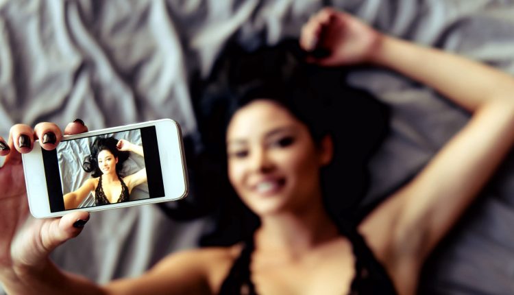 Denuncian estafa en las redes sociales a actrices cubanas que les piden fotos desnudas para supuestos casting