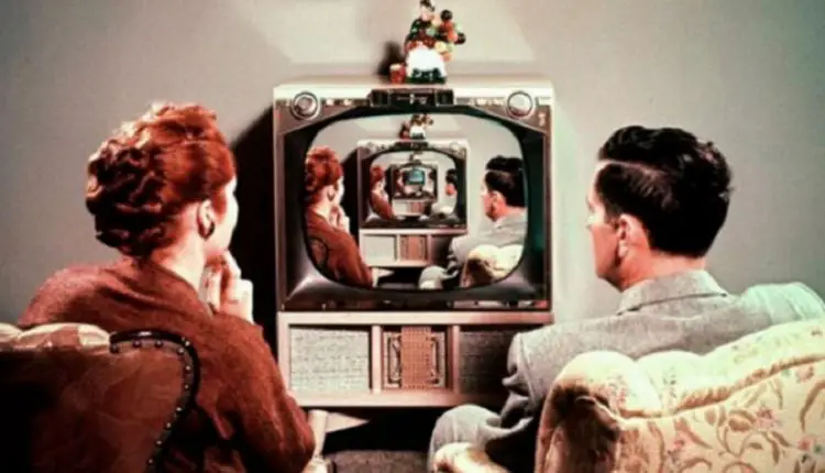 ¿Sabías que Cuba fue de los primeros cinco países en tener televisión en el mundo y el segundo en transmitir emisiones de televisión en colores?