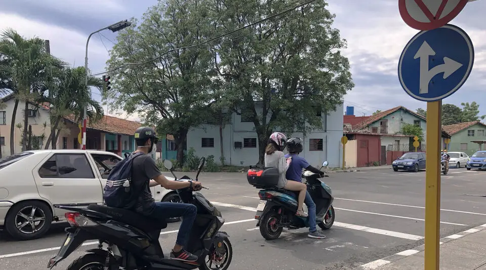 Policía en Cuba anuncia operativos para intentar detener la ola de robos de motos eléctricas en La Habana