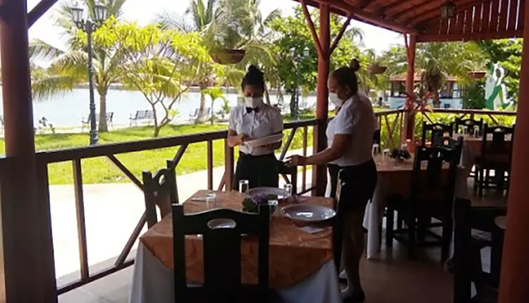 Gobierno cubano reconoce que los restaurantes y cafeterías que maneja han perdido el pulso frente a sus iguales privados