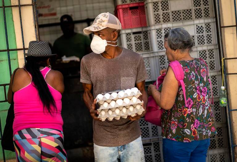 Una libra de leche en polvo 400 pesos y un cartón de huevo 300... Los precios exorbitantes del mal llamado ordenamiento monetario en Cuba