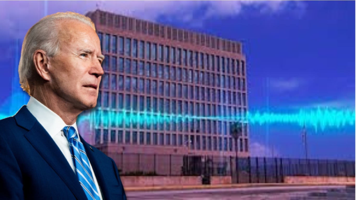 Biden firma ley de apoyo a víctimas de misterioso 