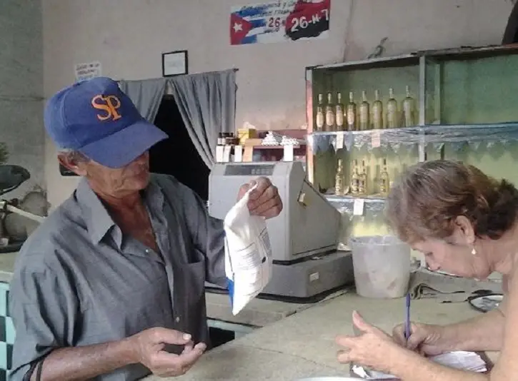 Una bolsa de una libra de leche en polvo alcanza los 2000 pesos en el mercado informal en Cuba