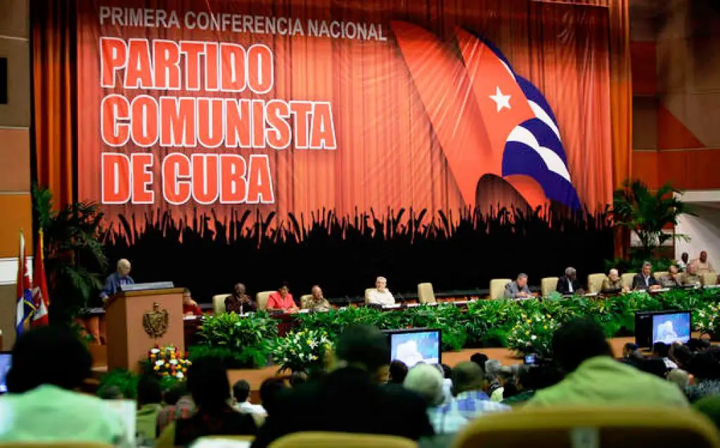 El Partido Comunista de Cuba quiere que entre sus dirigentes haya "mujeres, negros, mulatos y jóvenes"