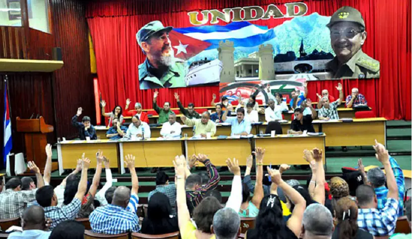 El Partido Comunista de Cuba quiere sumar "rostros jóvenes" en sus filas para darle un aire fresco a una institución arcaica