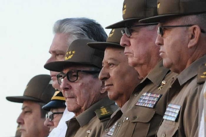 Siguen los movimientos inesperados en Cuba!!! Nombra nuevo Ministro de las Fuerzas Armadas, solo horas antes de la salida de Raúl Castro del poder
