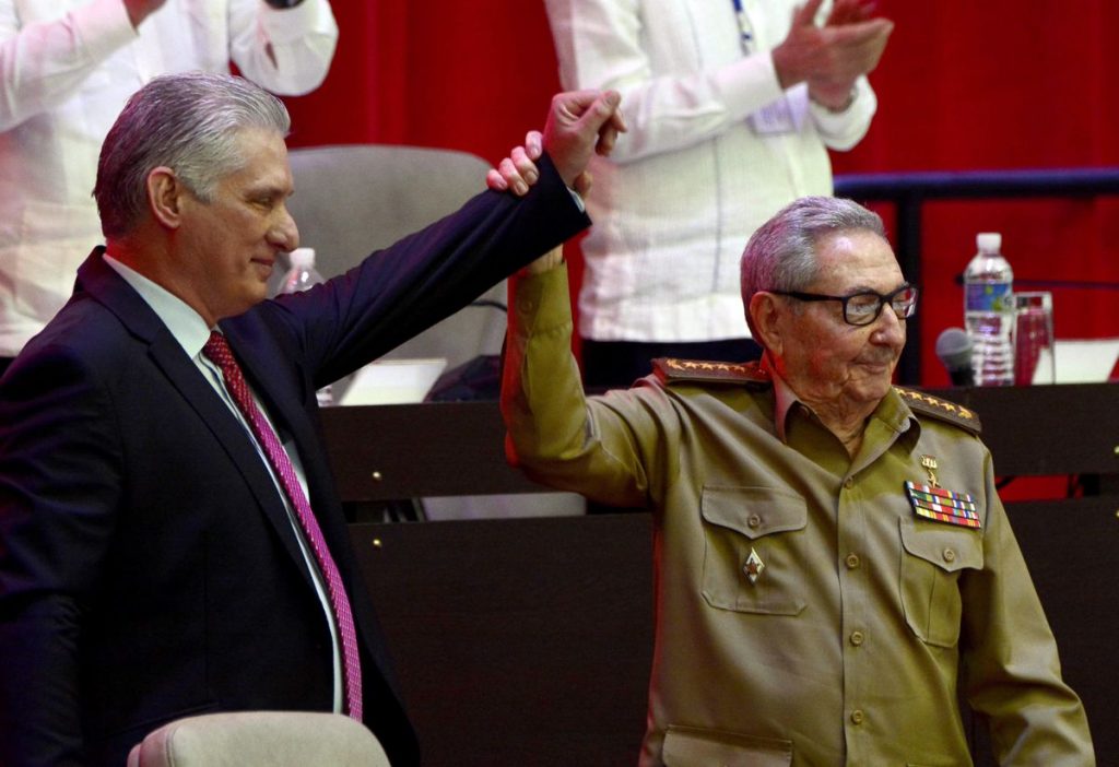 Hoy cumple 61 años Miguel Díaz-Canel, el primero sin un apellido Castro en las ultimas seis décadas que ha logrado llevar las riendas de Cuba
