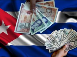 Dólar estadounidense en efectivo rompe la barrera de los 100 pesos cubanos en el mercado informal en Cuba