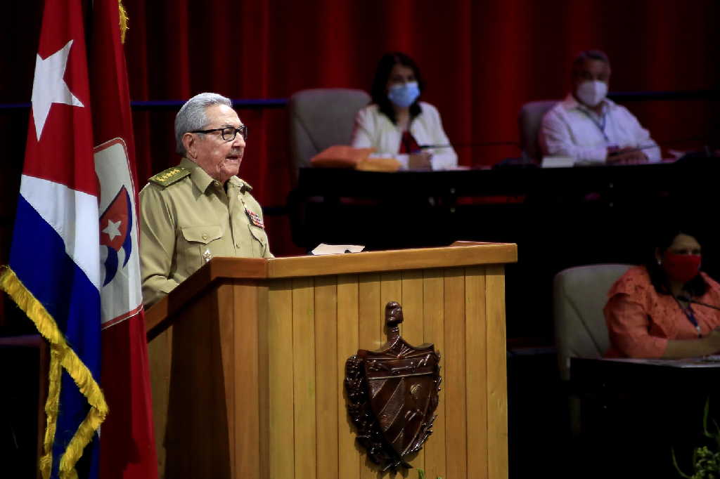 Raúl Castro se despidió del poder dejando a Cuba sumida en una profunda crisis sin precedentes desde el llamado "Período Especial"