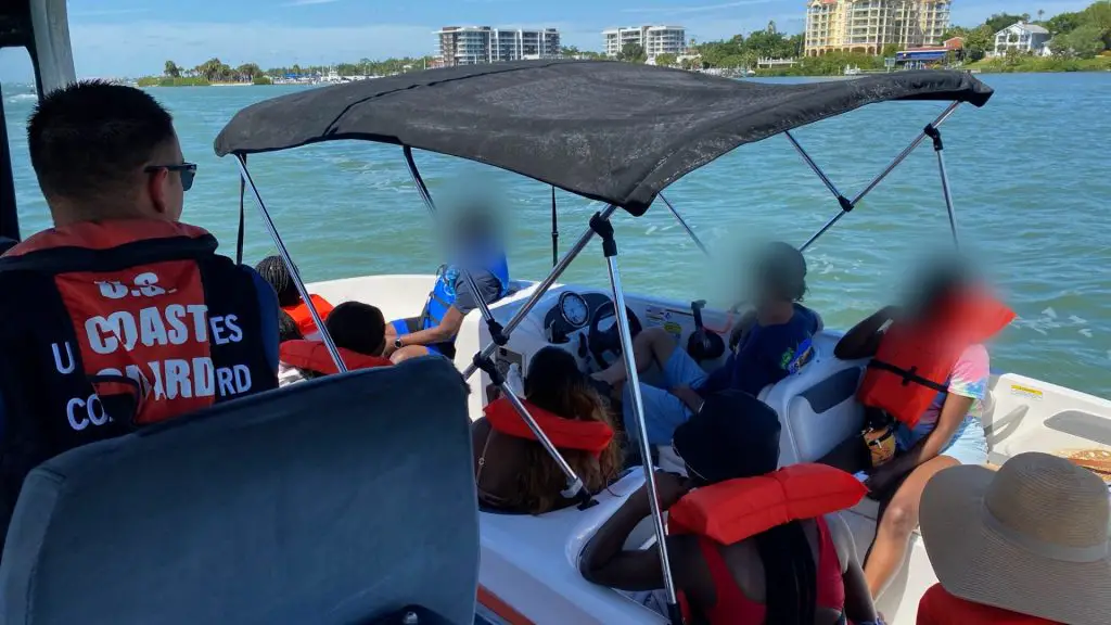 Familiares de los 10 balseros cubanos perdidos en alta mar en las costas de Florida están desesperados pues no hay noticia alguna de ellos