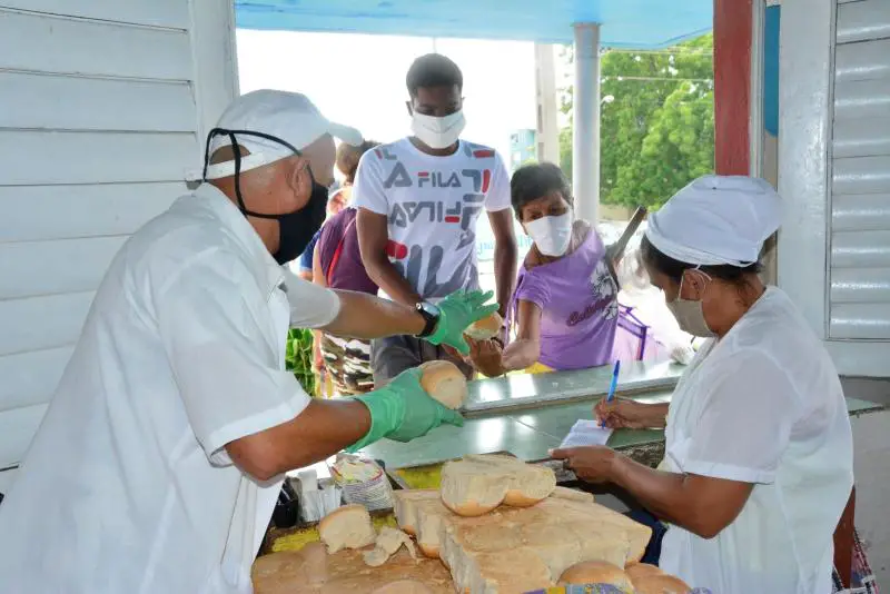 En Sancti Spíritus el pan de la libreta solo será para los niños menores de ocho años y los adultos mayores de 65 por la escasez de harina de trigo