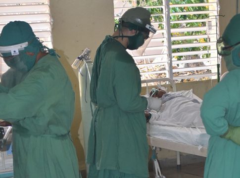 Sin control!! Mayo cerrará como el mes con la mayor cifra de contagiados y fallecidos en Cuba por la COVID-19 desde el inicio de la pandemia