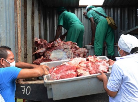 Granma también comienza a vender carne de res liberada a la población, pero más cara que el resto de las provincias cubanas que ya la comercializan