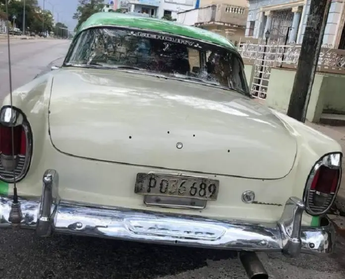 Chófer cubano es denunciado en las redes sociales por bajar de su automóvil a joven en La Habana por ser homosexual