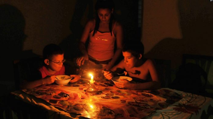 Continúan las roturas en las centrales termoeléctricas en Cuba y el Gobierno advierte que los apagones serán hasta de 6 horas