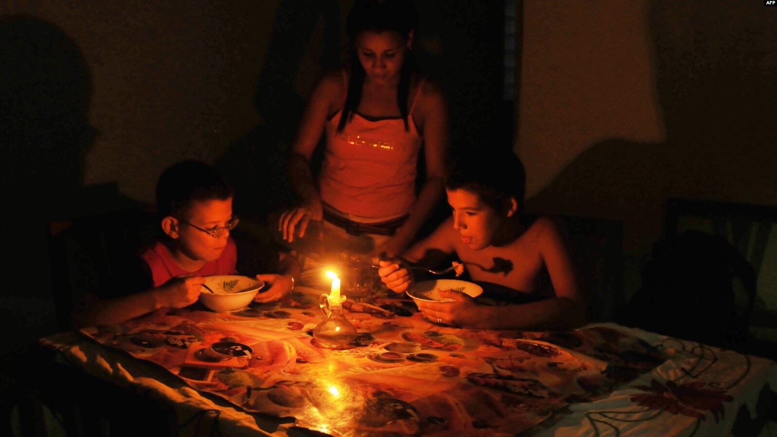Continúan las roturas en las centrales termoeléctricas en Cuba y el Gobierno advierte que los apagones serán hasta de 6 horas