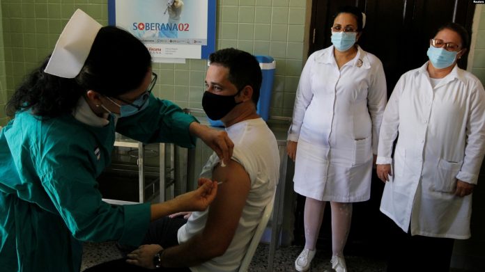 Autoridades cubanas aclaran que no necesitan permiso de la Organización Mundial de la Salud para utilizar de forma masiva en el país sus vacunas contra el coronavirus