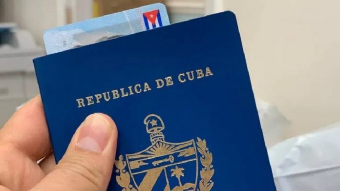 Gobierno cubano da marcha atrás y retoma los trámites de carnet de identidad y pasaporte en La Habana tras numerosas quejas de la población