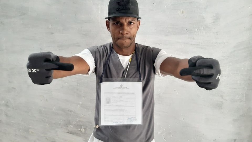 "Lágrimas de sangre" mueve las redes para liberar al rapero cubano Maykel Osorbo