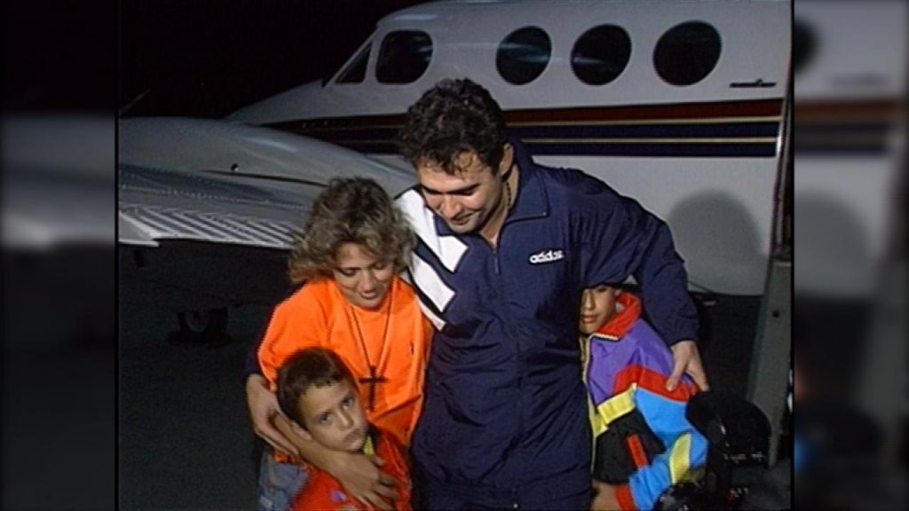 Orestes Lorenzo, el piloto cubano que burló dos veces a Fidel Castro, la primera robándole un jet de guerra y la segunda rescatando a su familia con un viejo avión