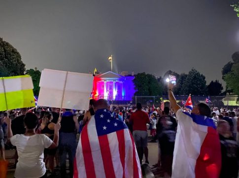 Multitudinaria manifestación de cubanos en Washington por la libertad de Cuba