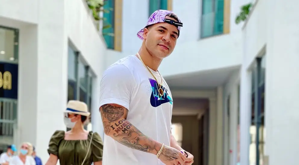 Arrestan al reguetonero cubano Yomil en La Habana luego de utilizar sus redes sociales para pedirle a la población que saliera a protesta de forma pacífica a las calles