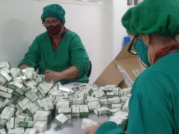 Gobierno cubano reclama a Sudáfrica el pago atrasado de 14 millones de dólares por un lote de fármacos contra la COVID-19 que les vendió