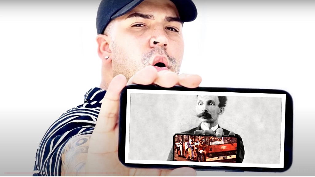 La Unión Nacional de Escritores y Artistas de Cuba pide prisión para el reguetonero Yomil por el uso de imágenes de héroes de la Independencia en su último videoclip, en el que ataca al Gobierno
