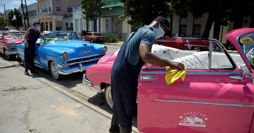 Los trabajadores del turismo en Cuba han tenido que empezar a sobrevivir del invento por culpa de la pandemia