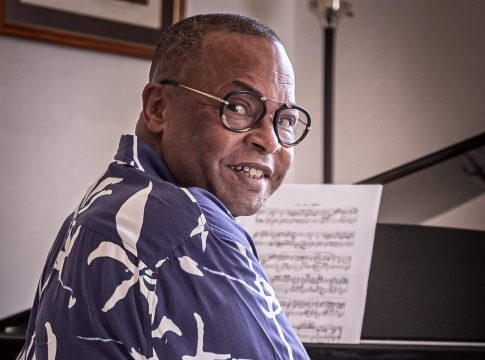 El mundo musical está de luto!!! Después de una dura batalla contra la COVID-19 fallece en Cuba el músico Adalberto Álvarez