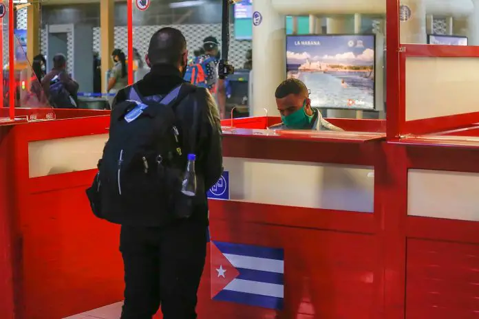 Embajada de Panamá informa a los cubanos que no necesitan visado para haces escala menor de 12 horas en el país