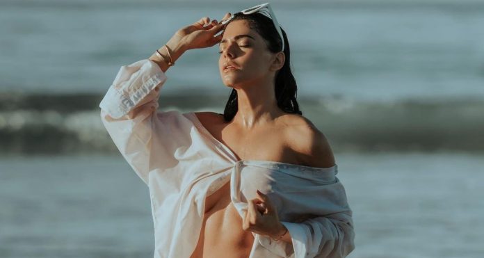 La actriz cubana Livia Brito deslumbra en las redes sociales recibiendo el veranos con un diminuto bikini blanco (+ Fotos)