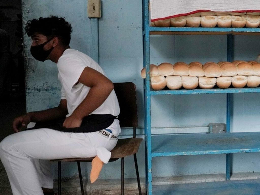 El pan salvador para los cubanos ya ni siquiera es una alternativa para llevar algo de comer cada día a la mesa