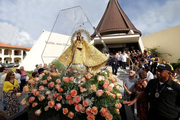 Oculta en una maleta para huir de la Cuba comunista: así llegó la Virgen de la Caridad a Miami hace 60 años